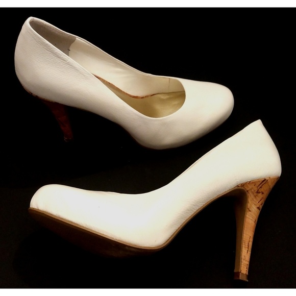 Nine West Shoes - Nine West white pumps